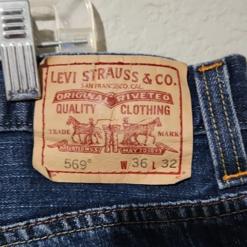 Levis 569 Jeans Mena Size 36 X 32 loose straight